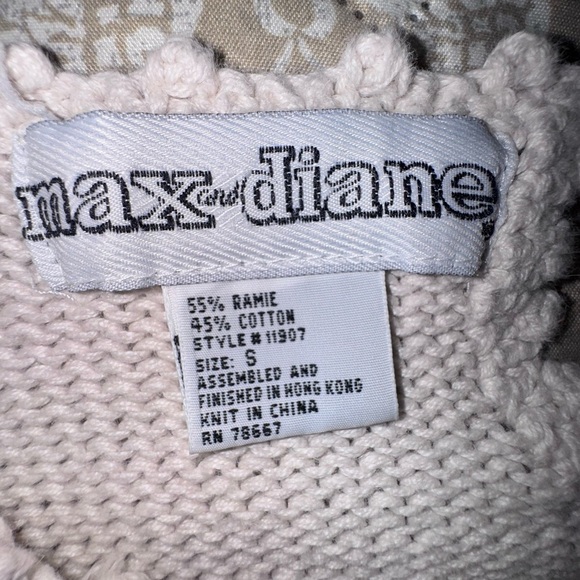 Vintage Max & Diane Floral Pastel Sweater with shoulder pads. Size S. - Picture 9 of 14